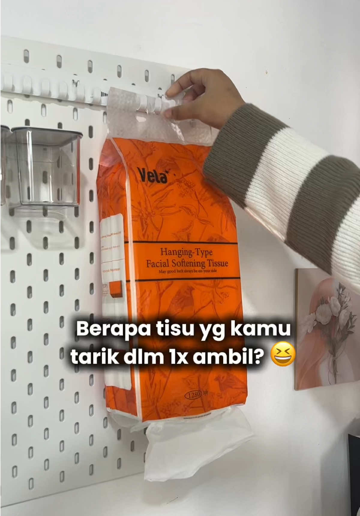 Hayoo ngaku 😆😆😆 berapa tissue yg km tarik dalam 1x ambil? #tissue #tissu #tisumurah #tisugantung 