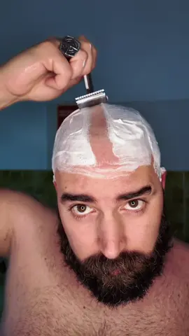 ASMR 🪒 SHAVING MY HEAD IN TRADITIONAL WAY 👨🏻‍🦲✨ ASMR 🪒 RASATURA TRADIZIONALE DELLA MIA TESTA 👨🏻‍🦲✨ #ASMR #lostregonedellabarba #rasaturatradizionale #TraditionalShaving #fyp 