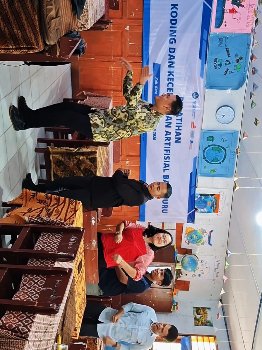 Belajar Lebih Seru Dengan Sentuhan Koding dan Kecerdasan Artifisial 🔥 Pak PJOK Belajar Koding dan Kecerdasan Artifisial 🔥🔥🔥 @dinaspendidikankaro #dinaspendidikankaro #koding #kodingdankecerdasanartifisial #fypage 
