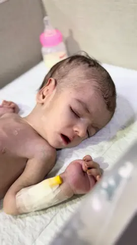 Baby Abubakar opens his eyes with hope! 💔 After fighting for life in NICU, he’s finally recovering. Let’s stand together to save his future.💖🙏 #SaveAbubakar #NICUBaby #PrematureBaby #HopeForLife #RoyalNurseryUnit #BabyRecovery #MiracleBaby #DonationMatters #TikTokCares #HumanityFirst