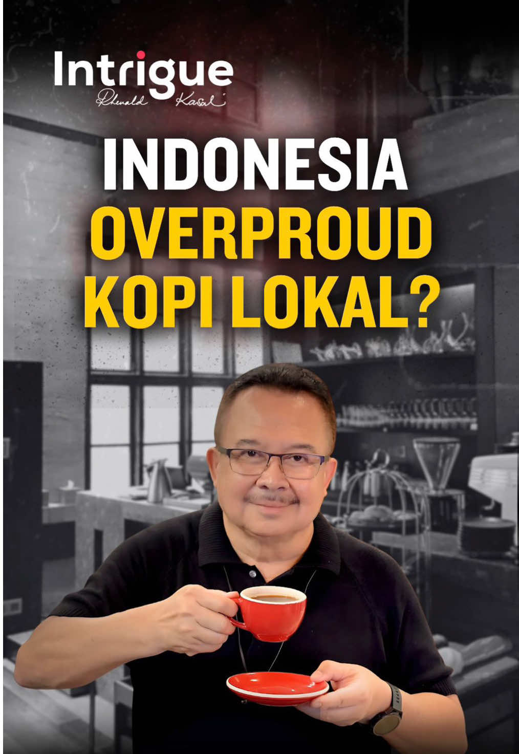 Cafe Saya Dibajak Anak Muda! Mereka bawa kopi aneh beraroma unik. Pohonnya setinggi 15 meter dan pernah mau dibabat pemiliknya. Padahal itu hartakarun yang langka. Bahkan pernah dijadikan jemuran baju. Harga kopi spesies ini mencapai $10.000/kg, sekarang jadi juara dunia.