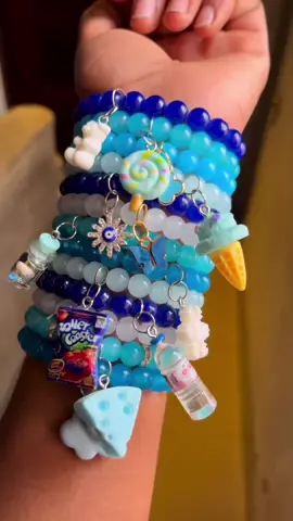 #CapCut #bracelet #bracelets #beads #beadsbracelet #beadedjewelry #kinshasa🇨🇩 #mboka_elengi🇨🇩😂😂 #beadsbracelets 