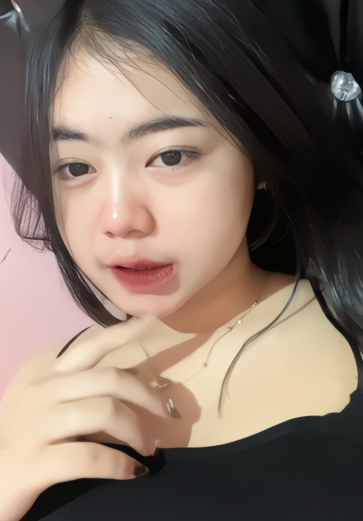 pap VT ACC: @uchiii𐙚 #cantikbanget #body #gemoy #trending #everyonefams #kece #febxeveryone #fyp 