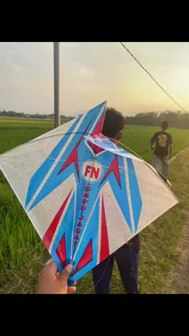 patah hati seorang laki laki#layangan#cirebon#fotolive#elitecees🥴🤙 
