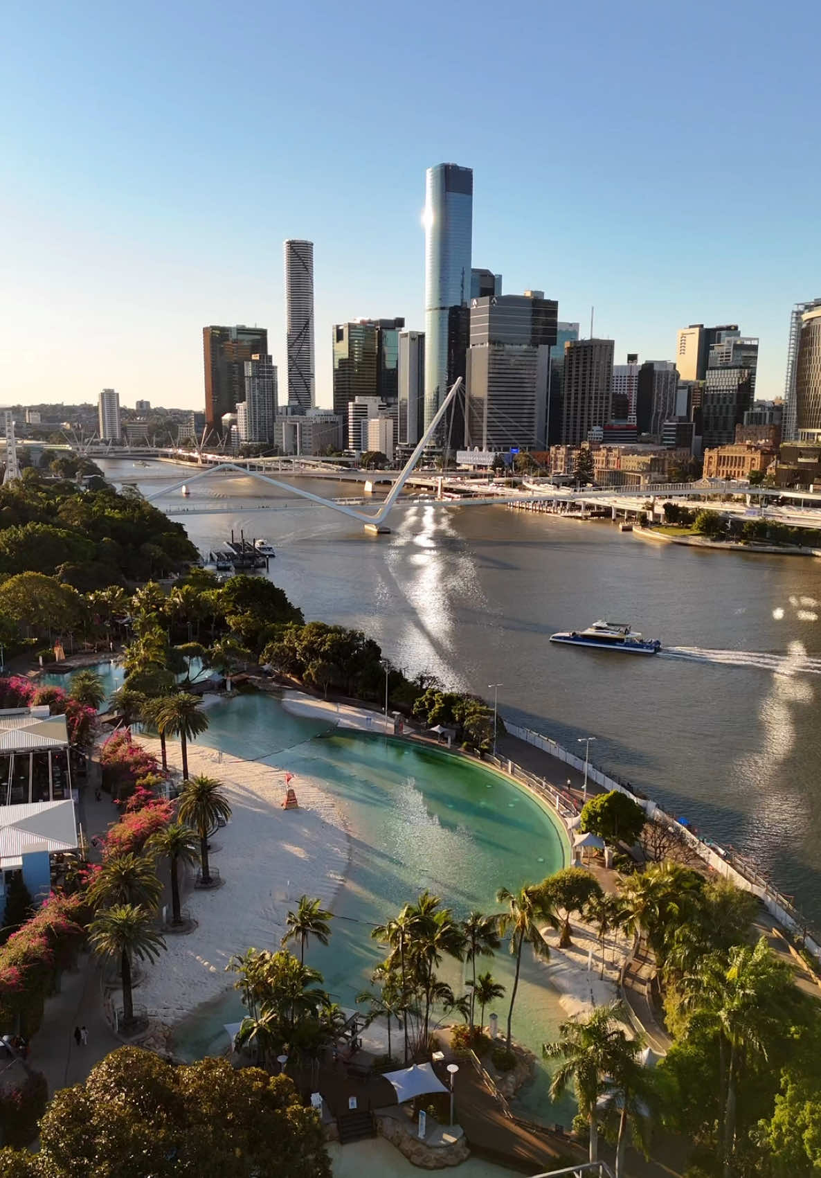 Happiest city in Australia for a reason! 🇦🇺❤️ #brisbane #australia #queensland #brisbane #sunset #australiatiktok #aussie #aussietok #australian #fyp #australiatravel #tiktokaustralia #australia🇦🇺 #viral #aussietiktok #aus #visitaustralia #visitqld #surfersparadise #sydney #melbourne #perth #traveltiktok #travellife #traveltok #backpacking #solotravel #beach #beachsunset #movingtoaustralia 