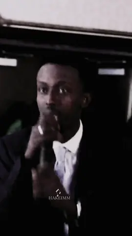 Hadii boqol la soo tubo ooo #somalimusic #music #viral_video #fyp #somalitiktok #somalilandtiktok #hakeimm #awaleadan #foryou 