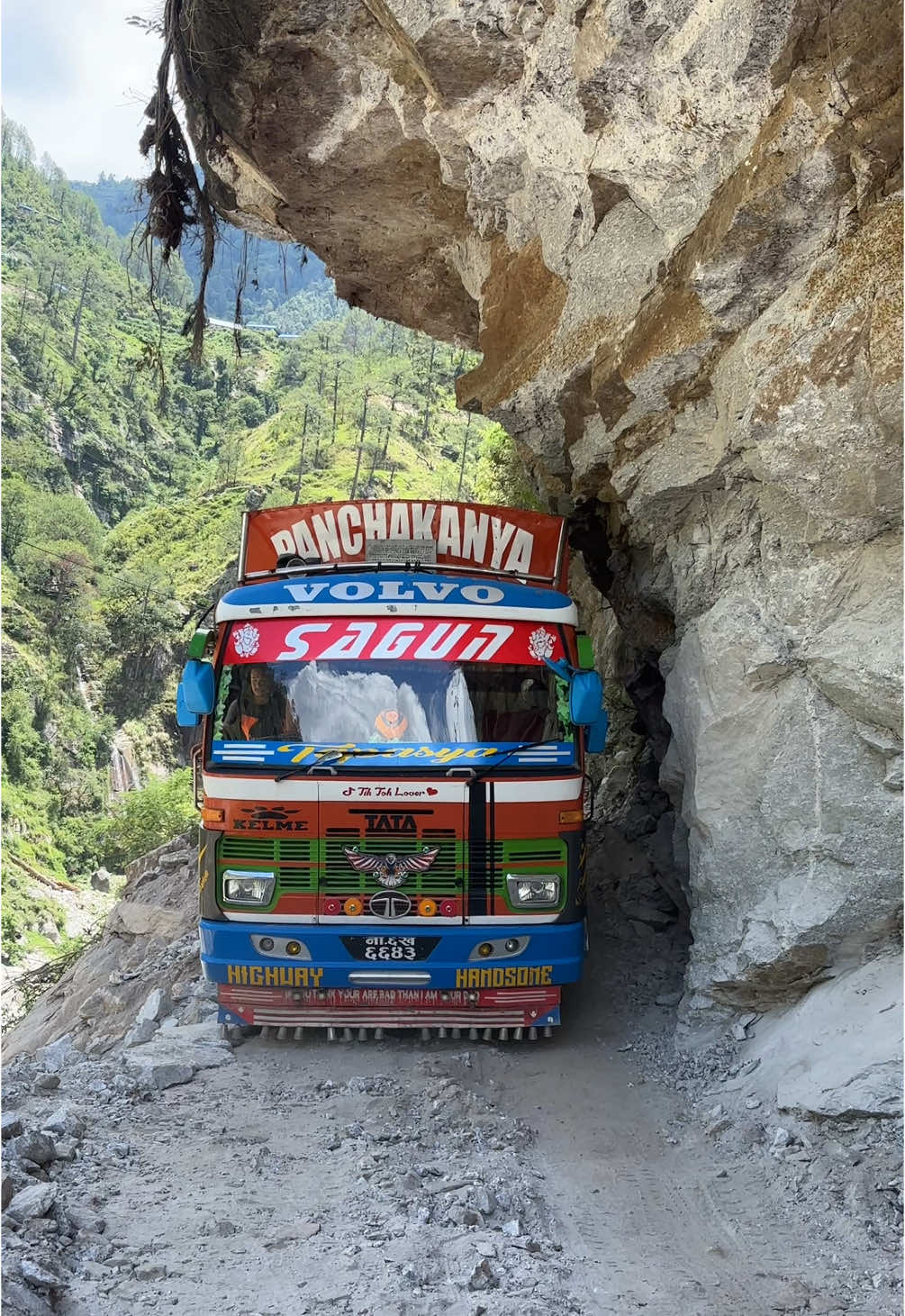 #karnalihighway🚗🚗 #galjeyvir #topdangerousroad #dangeroushighway #pahadiudan✌️✌️ 
