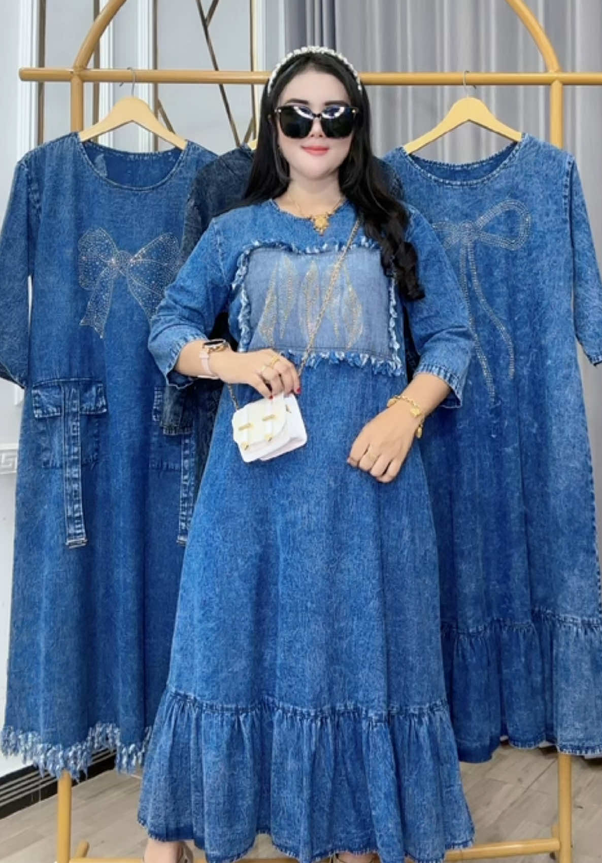 #BeliLokal #WIBGAJIAN #PromoGuncang88 #gamiskekinian #gamisrawis #gamisjeans #mididressjeans #gamisimport 