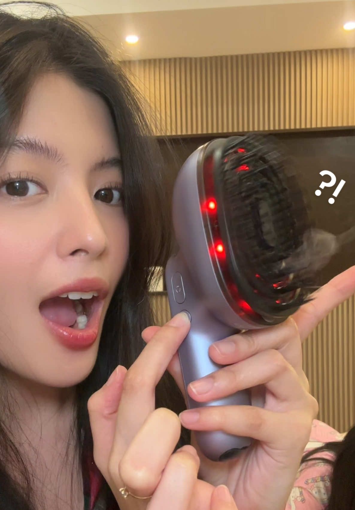 Di lang shiny at smooth—mas matibay pa hair mo! Bye, hair breakage! What if itry mo din? 🤭✨ #HeadMassage #HeadMassageComb  #Philips  #PhilipsMassager