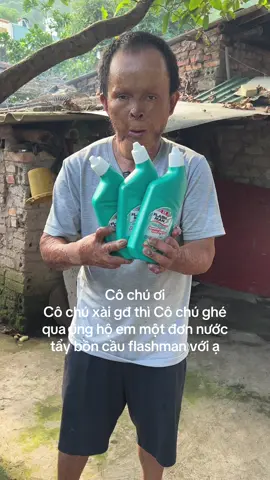Nước tẩy bồn cầu Flashman ạ. Em Khang cảm ơn cô chú nhiều #xuhuong #nuoctayboncau #flashman 