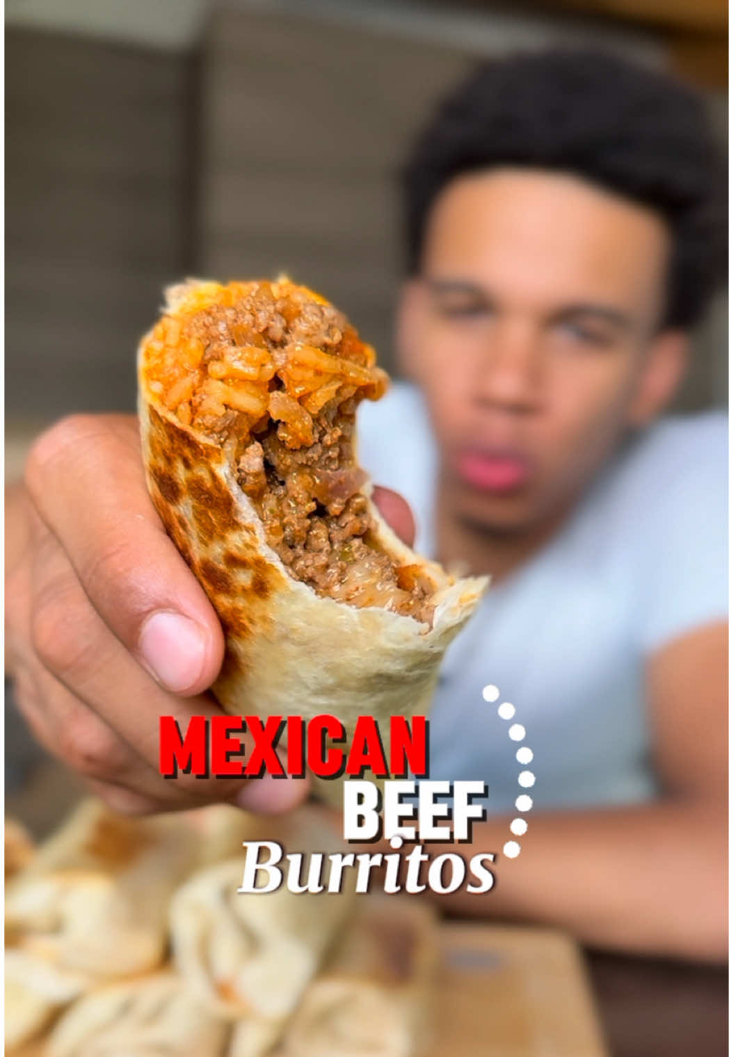 Mit diesen High Protein Mexican Beef Burritos kommst du immer auf deine Proteine 🌯💪🏾 Mit pro Stück: Kalorien: 618 kcal Eiweiß: 51 g Kohlenhydrate: 54 g Fett: 22 g #athlet #sporter #ernährung #fyp 