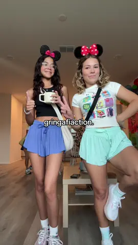 nos faltó los Lulúlemon fanny packs! #disney #parati #paratii #puertorico #puertorico🇵🇷 #disneyparks #florida #orlando #latinacontentcreator #puertoricotiktok #boricuatiktok 