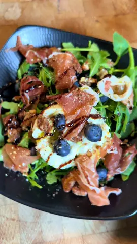 A reminder that a good dish doesn’t have to be complicated. I used all of these left over ingredients I had in my fridge to make this beautiful salad.  #fyp 