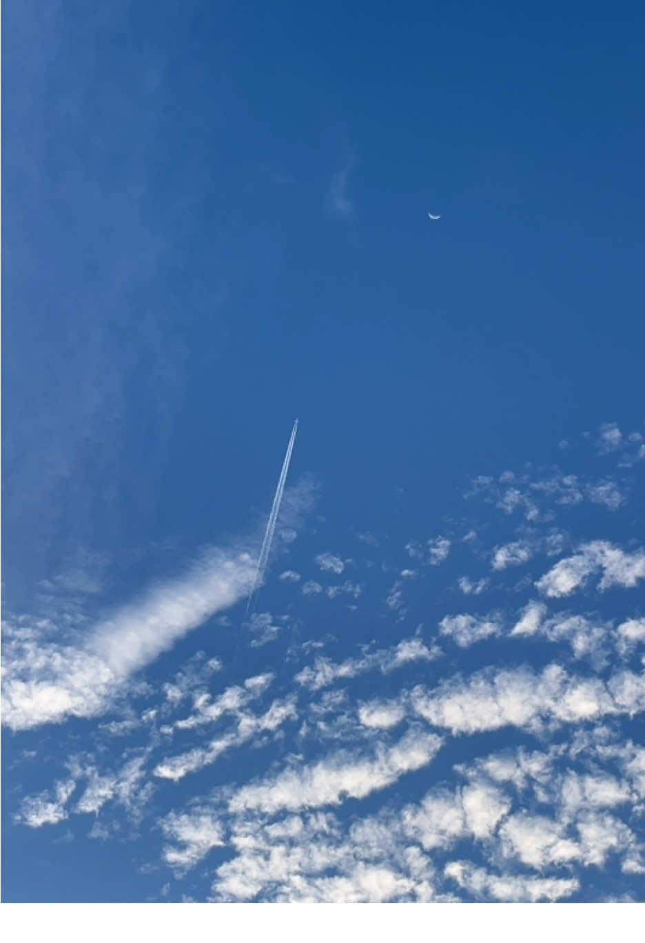 ✈️ #moon #sky 