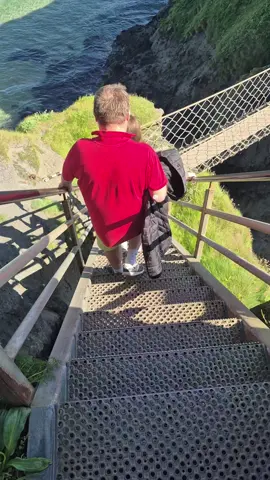 Excuse the car voice, I'm trying to stay covered as much as possible today, 30°C is WAY past the comfort point for a Wildling day-walker. #richardthewildling #asoiaf #akotsk #dunkandegg #tourguide #gameofthrones @Game of Thrones Tours @Game of Thrones  #carrickarederopebridge 