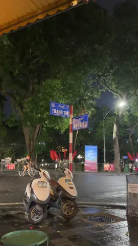 Cafe Hà Nội ngày mưa…