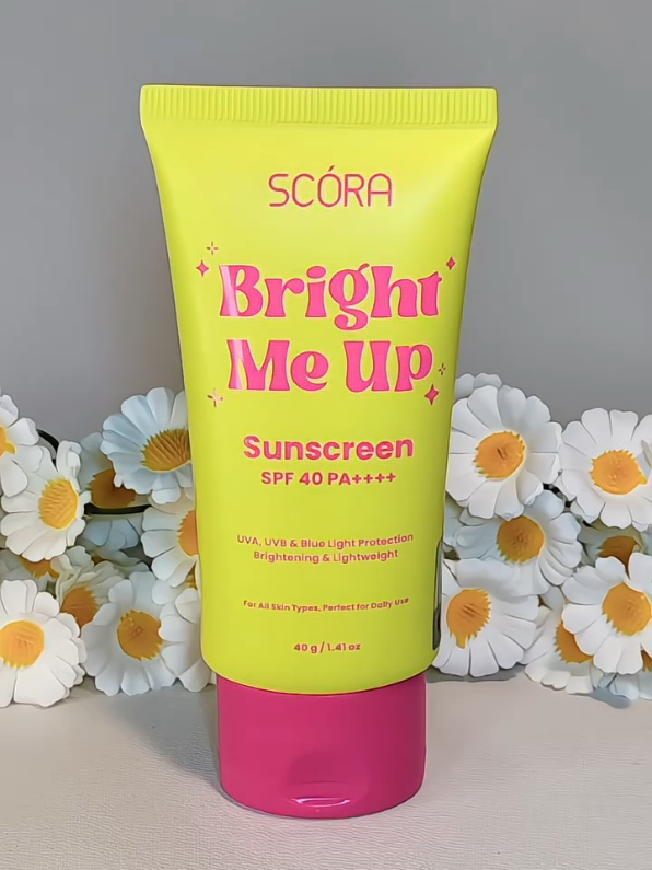 Sunscreen scora bagus banget, bikin glowing seharian, tone upnya cantik ga bikin abu-abu 😍 @SCORA  #Sunscreenscora #scora #scorasunscreen #sunscreen #sunscreenviral #sunscreenreview #skincare 