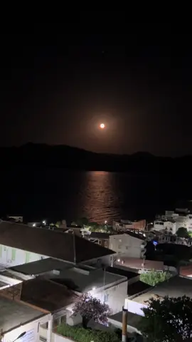 Amoon 🌑🌊 . . . . . . . . . . . . . . . . . . . . . . #night #annaba #fyp #song #fouryou #algeria #CHETAIBI #water #moon #sky #sea #laplage #l #Love 