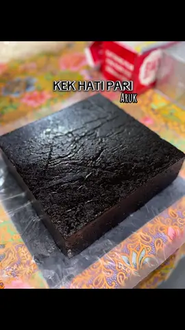 Rasa dia??? Unik & sedap..gabungan black raisin+prune+coklat+browning.. bkn rasa kek buah  #kekhatiparibyaaashop #kekhatipariaruk #kekhatiparek #kekhatipari #keksarawak 