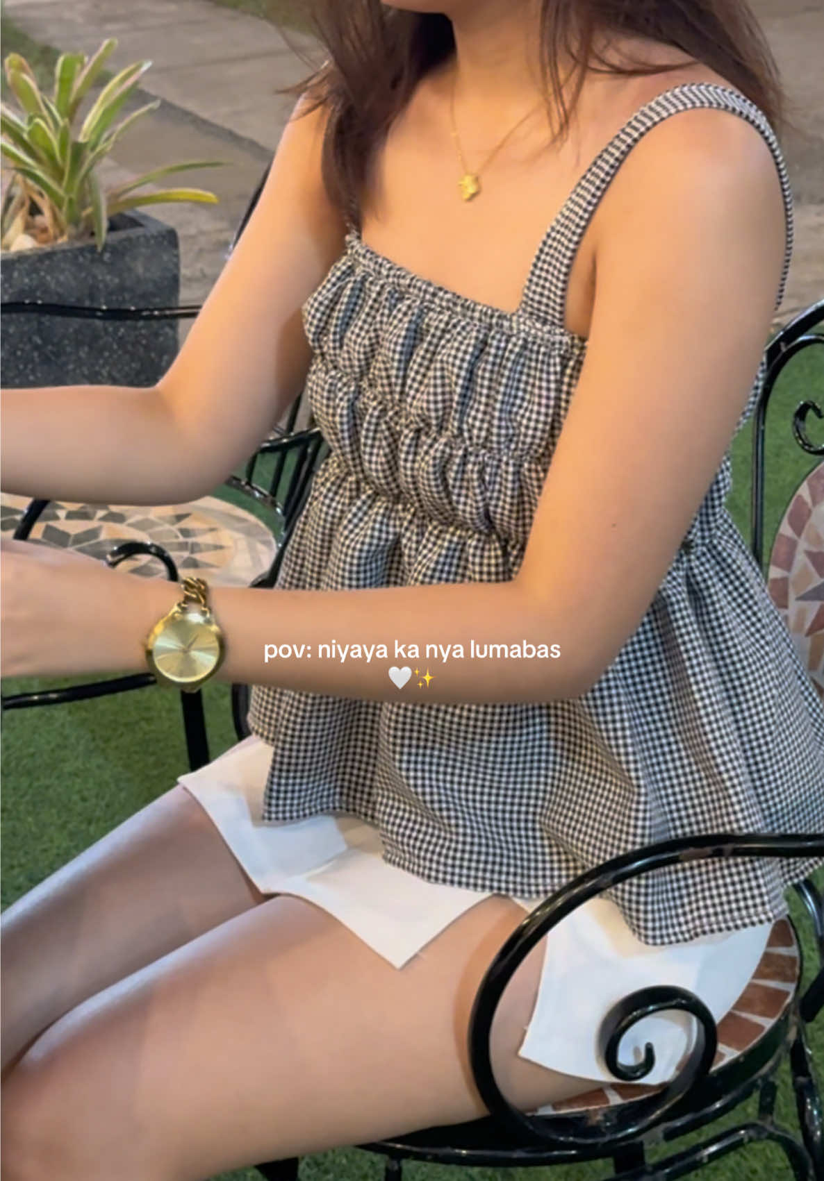 Super nakakagirly, obsessed with this top! 🤭🤍 #top #cutetop #peplumtop #ginghamtop #outfit #dateoutfit 