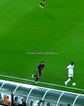 Rodrygo's skills at Real Madrid ☠️ . . . . . #rodrygo #skills #football #realmadrid #brasil #edit #footballtiktok #footballedit #fyp 
