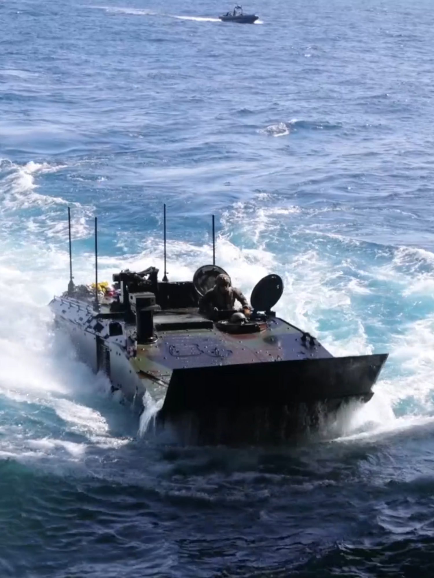 31st MEU  ACVs conduct Amphibious Operations