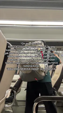 “ Mama: Uangnya simpen aja buat tabungan masa depan mu ya ndu” 🥹🥹