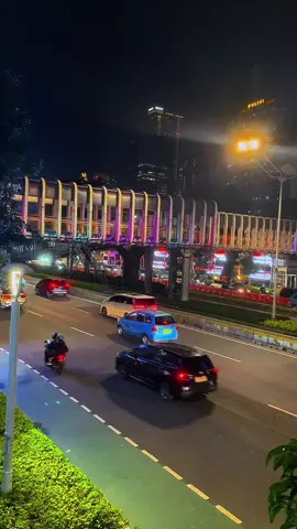 Boleh di ambil videonya, edit sendiri ya, engga folow gpp, ga izin jg gpp psti di izinin, semoga bisa sedikit bermanfaat. View Jakarta Malam #foryou #view #jakarta #citylights #citylight #scbd #mediaWB #fyp 