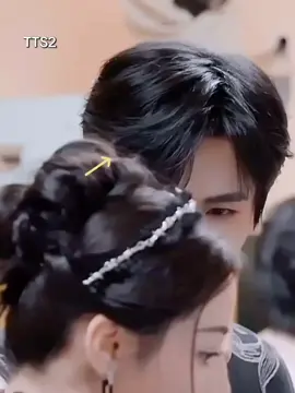 Instead of world He prefer to admire her by staring ☺️#dilrabadilmurat #dilraba #dilireba #admin_meymey✨🦋 #មនុស្សអរូប😉☔️ #fyp #zhanglinghe 