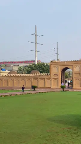 View🥰❤️ #shalimarbagh #orangetrain #new #lahore #bypassroad #pakistan #foryou 