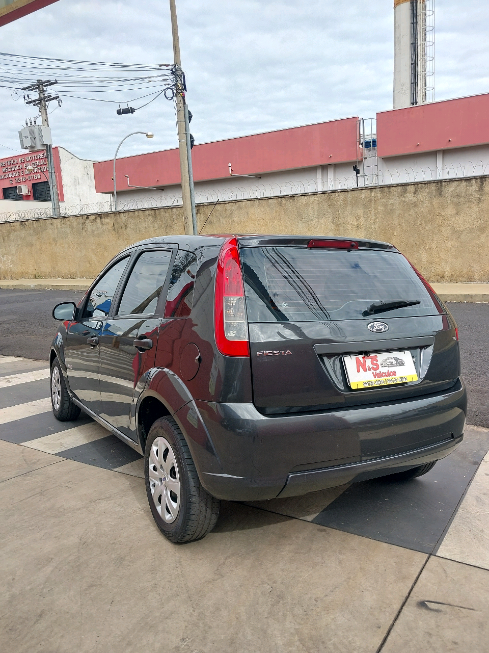 Ford Fiesta 1.6 flex Class ano 2012 COMPLETO disponível em nosso estoque ✅️  Visite nossa loja! estamos na Rua Totó Duarte, 1066, Vila Angélica - São José do Rio Preto- SP . .  . . . #automotive #carros #ford #fiesta #fordfiesta #financiamento 
