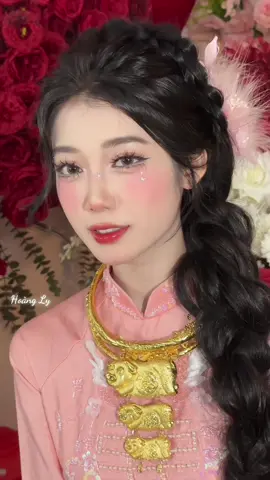 Cưới được nàng dâu này chắc hạnh phúc của chú rể 😍🍓#makeupcôdâuđẹpsàigòn #xuhuongtiktok #makeupcodauđẹp #xuhuong #hoànglymakeup 