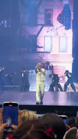Truman always hits! also where did jisung came from😭  #straykids #skz #stay #jypestraykids #straykidsdominate #straykidsamsterdam #lovestay #스트레이키즈 #felix #han #truman 