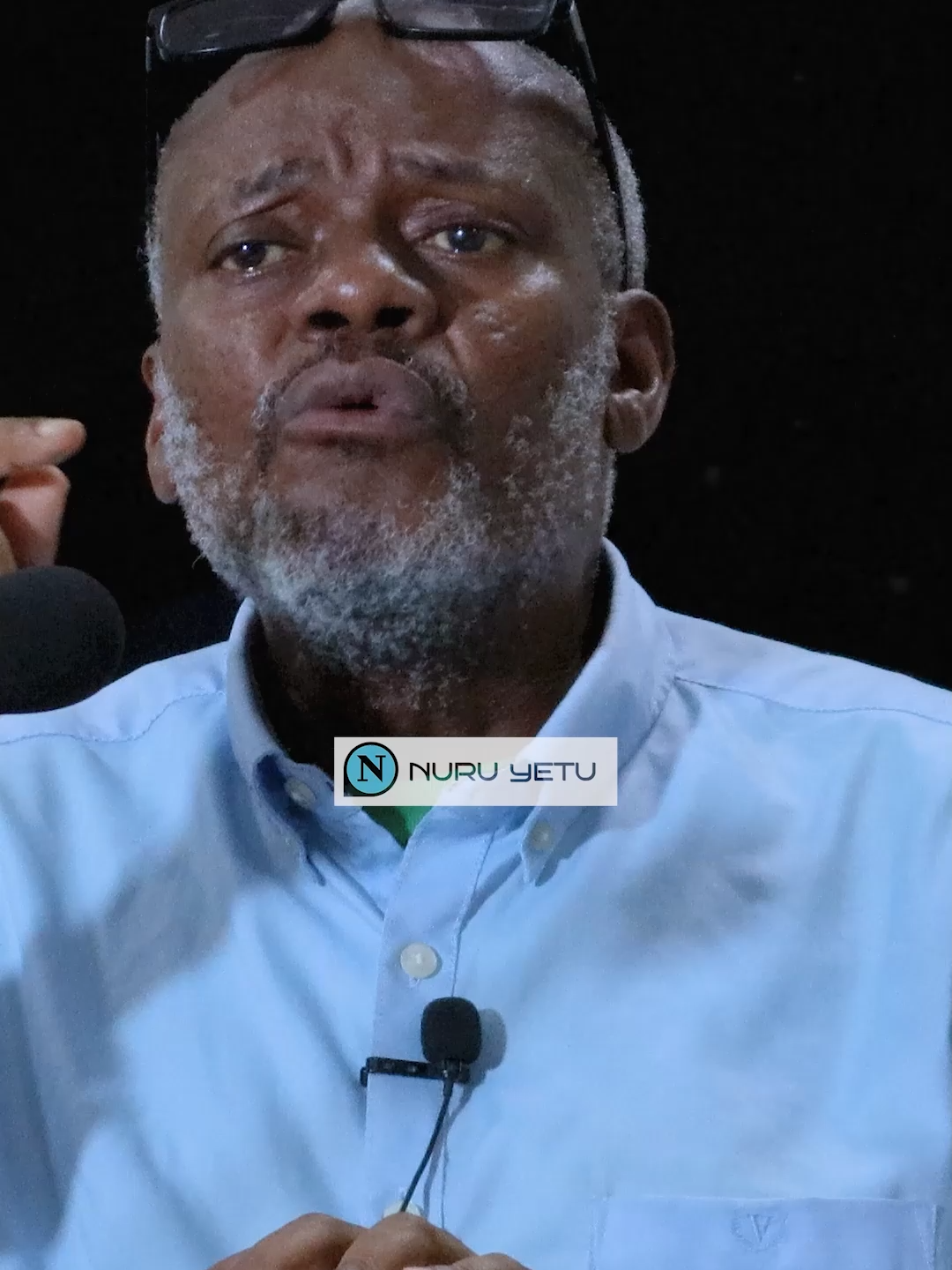UKISHAKUWA MNAFKI WEWE IMANI HUNA HATA UKIWA IMAMU WA MSIKITI - SHEIKH AMIRI KASONSO Unafiki ni ugonjwa wa moyo unaomfanya mtu aseme jambo moja na akusudie jingine. Mtu akiwa mnafiki, hata awe na cheo kikubwa kama Imamu wa Msikiti, hawezi kuwa na Imani ya kweli. Imani haikai pamoja na unafiki;  ni kama nuru na giza, haviwezi kuangazia pamoja. #UmmahMoja #Tiktoktanzania #mawaidha_kenya #mawaidha #dailyreminder #ijumaakreem #amrikasonso #islamicvideos