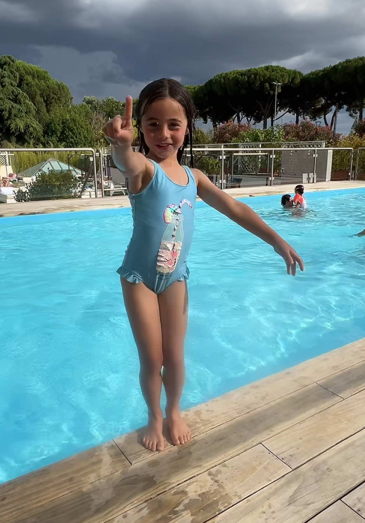 Het is leuk in Italië 😍  #goodvibes #swimmingpool #vacations 