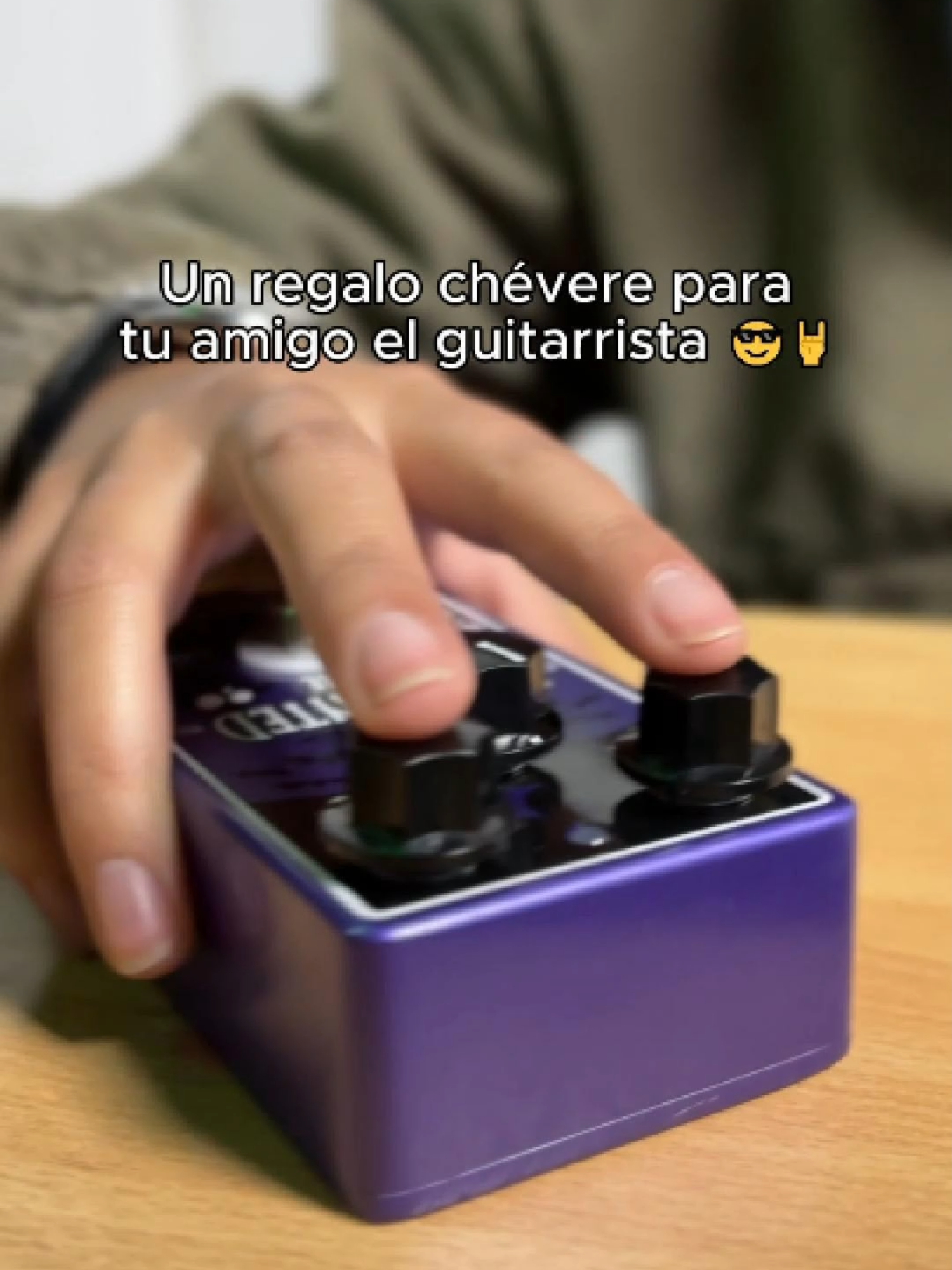 Un regalo chévere para tu amigo guitarrista ⚘🤘😎🎸 #guitartok #giftideas #mousetrap #guitar #gadget #tiktokmademebuyit #pedal