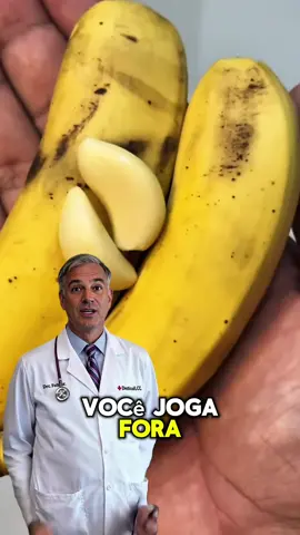 om alho? 🍌🧄 Parece estranho, mas essa combinação pode surpreender! Um truque natural que nossas avós já usavam e muita gente nem imagina… #DicaNatural #VidaSaudável #RemédioCaseiro #CuraPelaNatureza #tiktokmefezexperimentar #saudavel #casadebanana #alho #truquenatural #fy #foryou