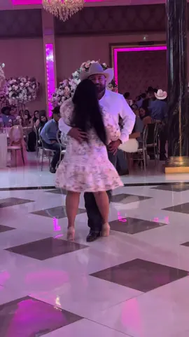 Si  ay algo que nos guste a los dos más más es bailar 💃 #bailar #bailando #esposos #baile #xv #paratiiiiiiiiiiiiiiiiiiiiiiiiiiiiiii #fypシ 