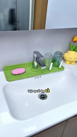 khi lắp thảm thoát nước, tôi không còn phải thường xuyên cọ rửa bồn rửa nữa. Nó sạch sẽ và vệ sinh hơn rất nhiều. Ngoài ra, tôi còn có thể dùng thảm này làm thảm thoát nước cho cốc!! #tamdemsiliconvoinuoc #tienich #giadungnhatam #creatorsearchinsight #thietthuc #jizonguyen 
