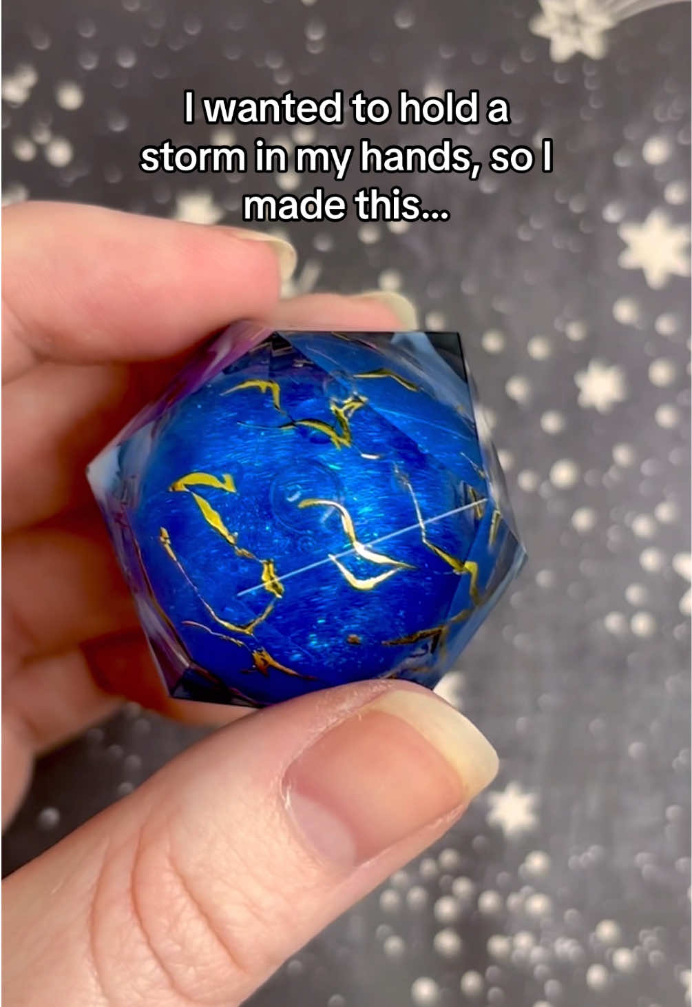 Thunder bringer, storm singer ⚡️🌩️⚡️ . #d20 #dreamydice #dnd #ttrpg #handmade #thunderstorm #art #craft 