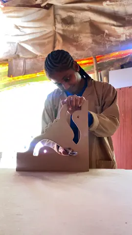 Some days it breaks me, but the beauty I create builds me back up ❤️‍🩹




#creatorsearchinsights #ethiopian_tik_tok #fyp #habeshatiktok #SmallBusiness #epoxy #creative #strongwomen 