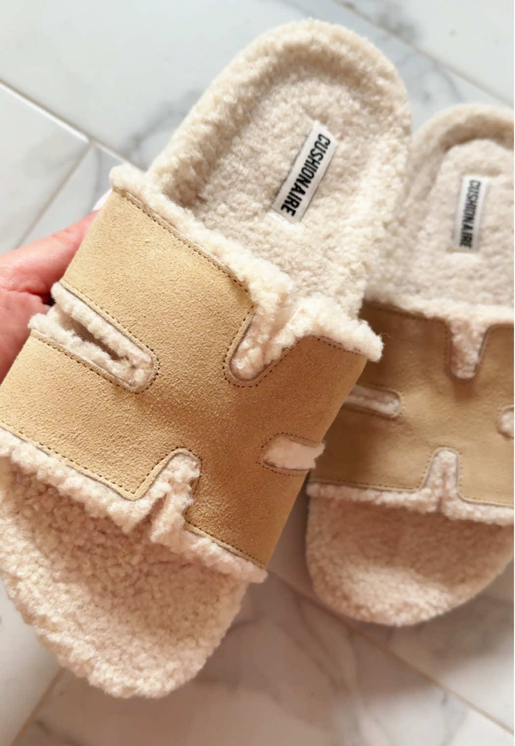 10/10 ✨ #cozyslippers #cozysandals #cushionaire #sandals #comfyshoes #shoes #womenshoes #comfortableshoes #tiktokshopfinds #tiktokmademebuyit #dealsforyoudays @Cushionaire 