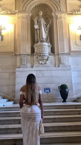 Italian vibes 🇮🇹👸🏼🏹🕯️