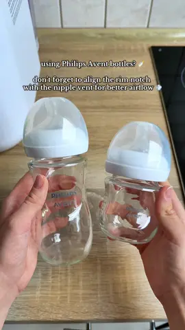 New to bottle feeding? 🍼 Here’s a quick tip for Philips Avent bottles: always line up the rim notch with the nipple vent 🤍  It improves airflow and can help with colic, reflux, and gas. One of those tiny details that makes a big difference! 👶🍼 @Philips.Avent  #philipsavent #philipsaventbottles #glassbottle #babyfeeding #newmomtips #anticolicbottle #newbornessentials  