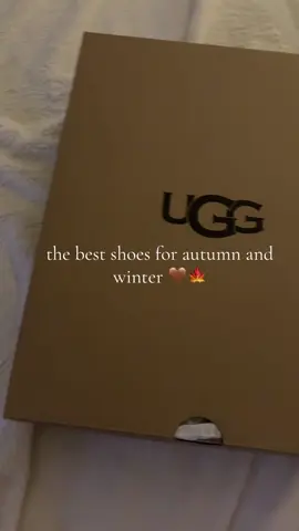they look beautiful 🤎🥹 #autumn #ugglowmel #ugg #autumnoutfits 