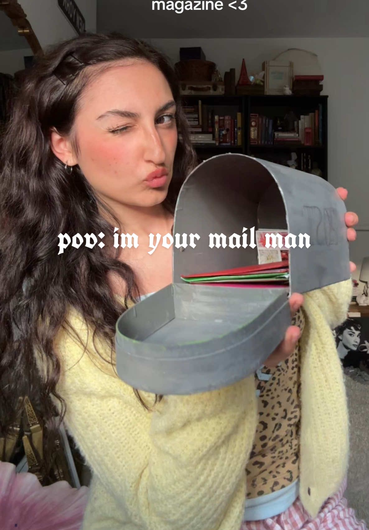 pov: I’m your mail man 📬 #journaling #journalwithme #journalpage #journalprompts #creativejournal #scrapbooking #junkjournal #junkjournalideas #stationaryhaul #stationaryaesthetic #pinterestaesthetic #pinterestinspo #crafttok #craftygirl #happymail #nostalgiacore #snailmail #postcards  