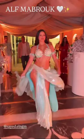 My Fans, My Pride🖤🦋😍 . . . . . . #weddingdress #dubai #weddingday #lurdianabellydancer #viralvideos #dancer #virale  @lurdiana.dancer 