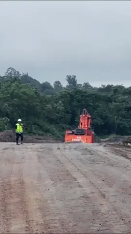 sudah tidak diragukan lagi unit VOLVO membawa beban 120 ton HITACHI EX 1200 #CapCut #mobilisasialatberat #fyp 