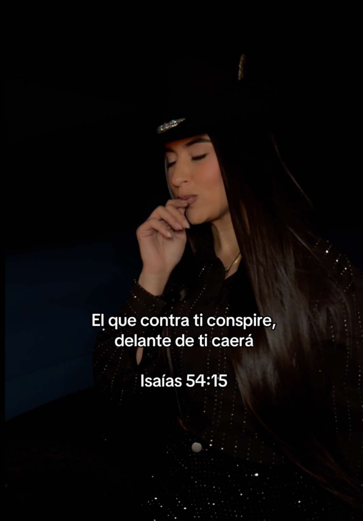 Siempre con FE y sin hacerle daño a nadie. 🙏🏻✝️✨  #danielamonsalve #colombia #venezuela🇻🇪 #mexico🇲🇽 #mujeresqueinspiran #reflexion #biblia #isaias54_15 