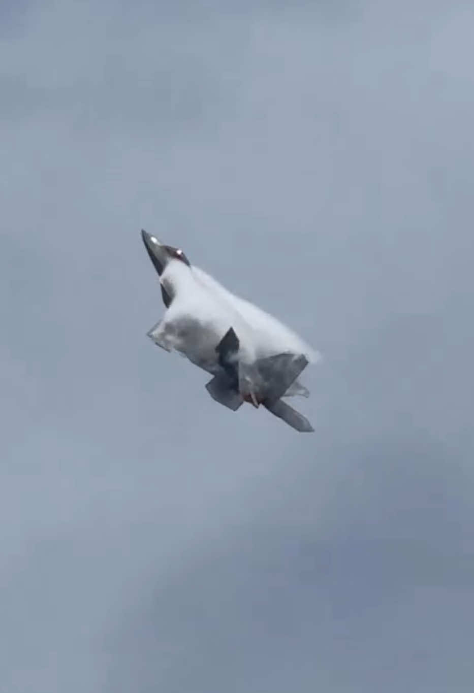 We are BACK in Cocoa Beach for the return of our Florida hometown show! 🏝️ #cocoabeachairshow 🙌 We had an awesome day 1today with the @f22demoteam @growlerairshowteam @altus_97amwdemoteam @920threscuewing and John Black tearing up the skies!  We’re all set for day 2 tomorrow! Gates to open at 9am and the show is set to start at 11am to beat the heat! 🔥 We’ll see you on the Beach tomorrow! 🏝️ 👀  #airdotshow #cocoabeachairshow #airdotshowtour #cocoabeach #florida #airshow #airshows #f22 #f22raptor